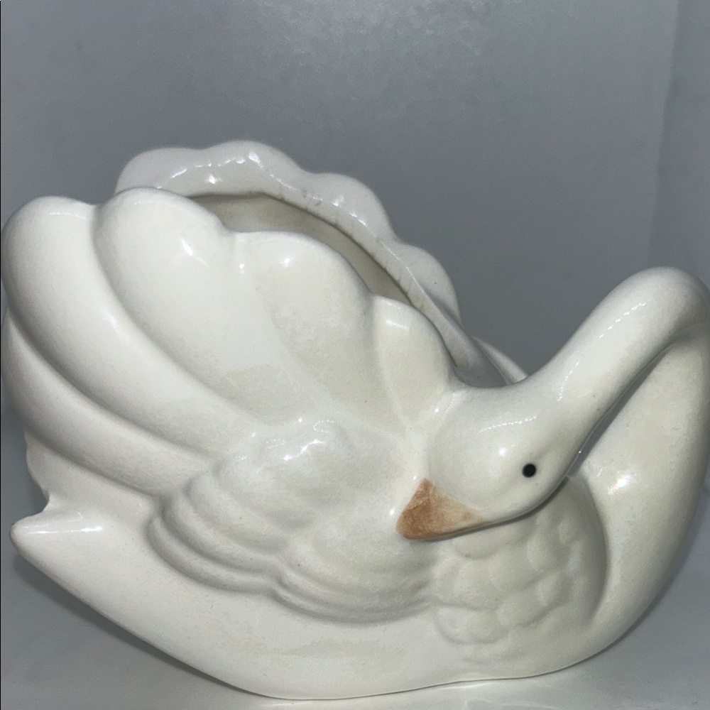 Omnibus by Fitz and Floyd White Ceramic Swan Decorative Vase and Planter 1983 - Picture 7 of 7